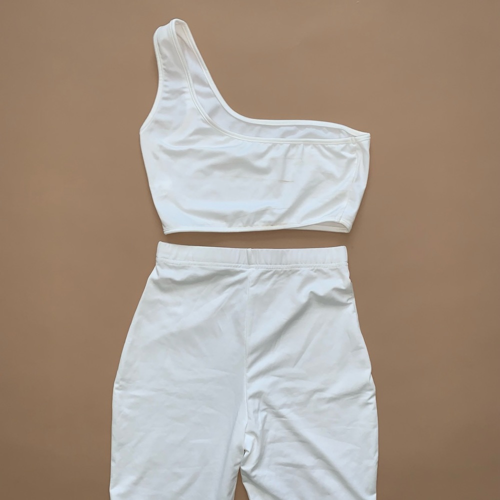 Crop top with biker shorts set